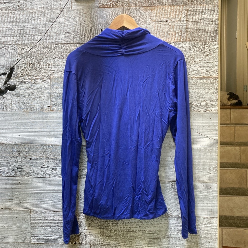 🏷 Soft Surroundings | Surplice/Faux-Wrap Long-Sleeved V-Neck Top - M, Blue - Picture 3 of 8